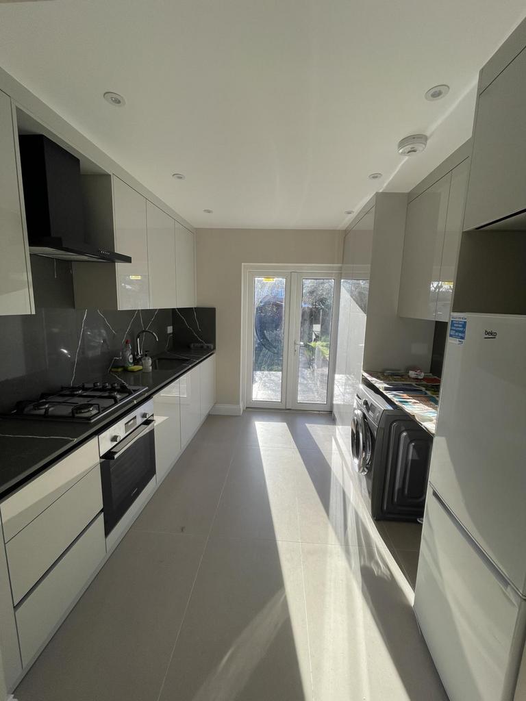 5 bed semi-detached to rent Stanhope Park Road, G