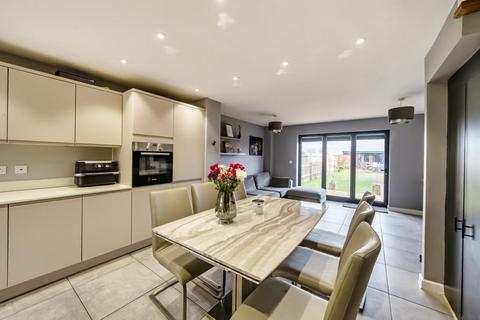 undefined, Leonards Gate, Grendon Underwood, HP18