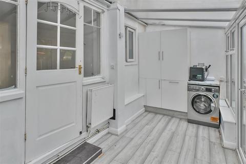 undefined, Kings Chase, Brentwood