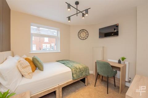 1 bedroom in a house share to rent, 108 Gorsey Lane, Warrington WA2