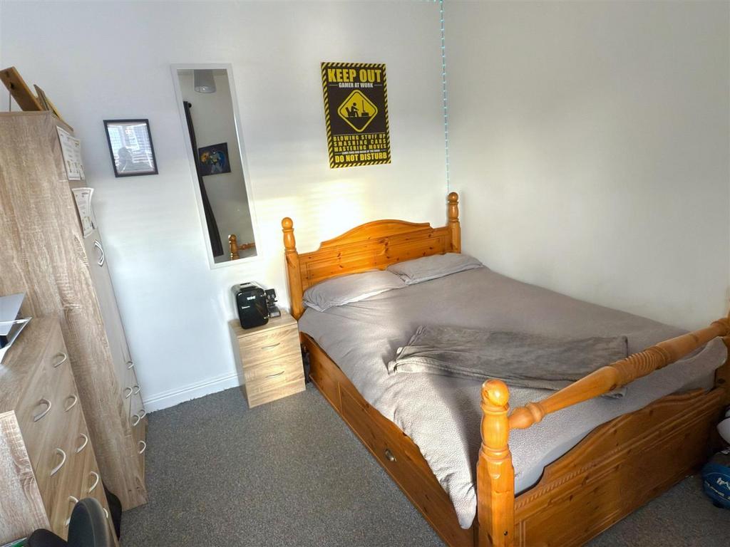 BED 2.jpg