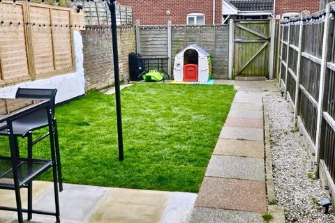 3 bedroom terraced house for sale, Maidstone Road, Lowestoft, Suffolk, NR32