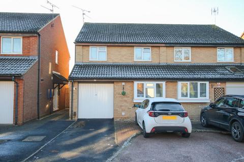 4 bedroom semi-detached house for sale, Mercury Avenue, Wokingham, RG41