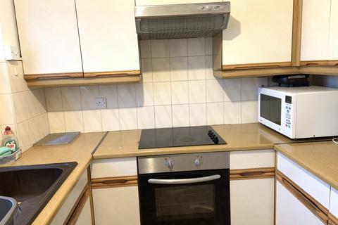 2 bedroom flat to rent, Hounslow, Middlesex TW3