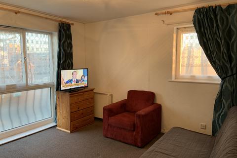 2 bedroom flat to rent, Hounslow, Middlesex TW3