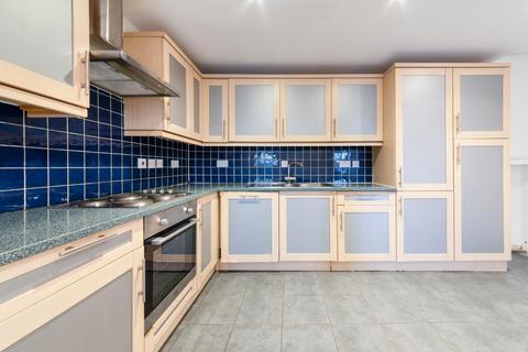 4 bedroom flat for sale, Orchard Place, London, E14