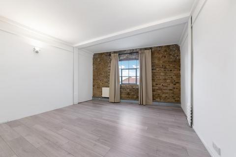 4 bedroom flat for sale, Orchard Place, London, E14