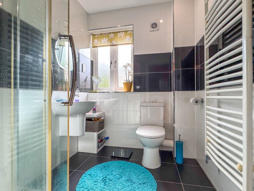 Ensuite To Bed Two
