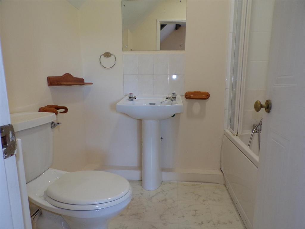 Ensuite.JPG
