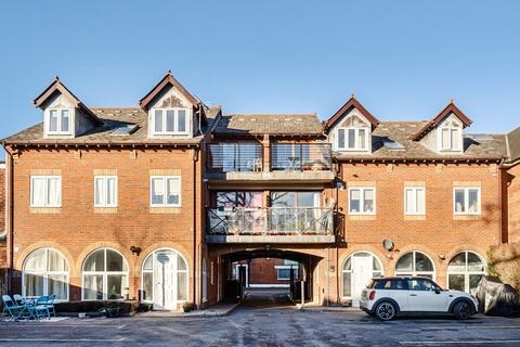 2 bedroom flat for sale, Shore Road, Warsash, Hampshire, SO31