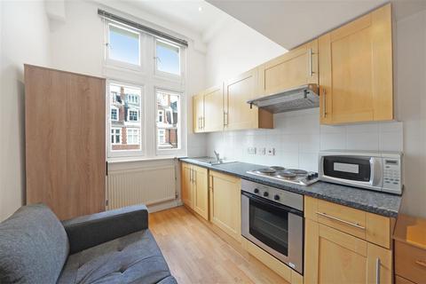 Studio to rent, Palace Court, W2