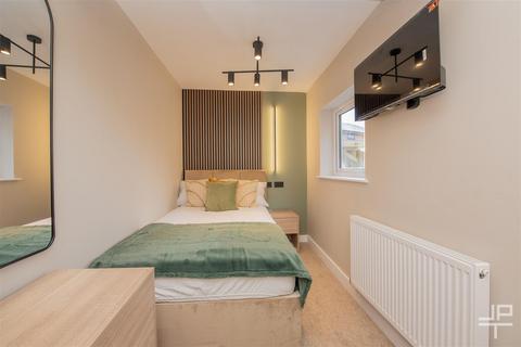 1 bedroom in a house share to rent, 108 Gorsey Lane, Warrington WA2
