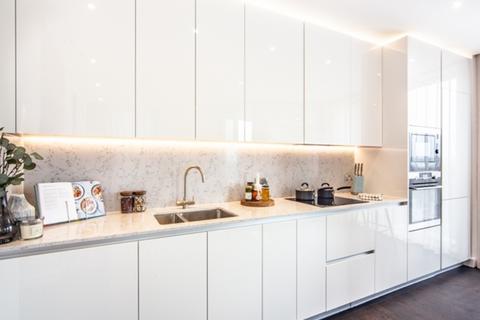 2 bedroom apartment to rent, Charles Clowes Walk, London SW11