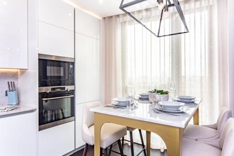 2 bedroom apartment to rent, Charles Clowes Walk, London SW11