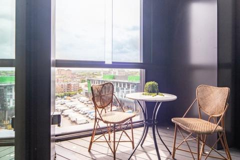 2 bedroom apartment to rent, Charles Clowes Walk, London SW11