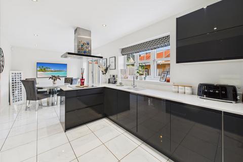 4 bedroom detached house for sale, Karrina Close, Hessle
