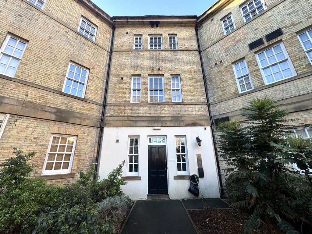 2 Bedroom Ground Floor Apartment
