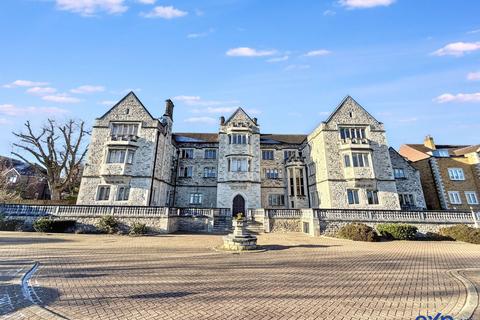 2 bedroom apartment to rent, Royal Close, London SW19