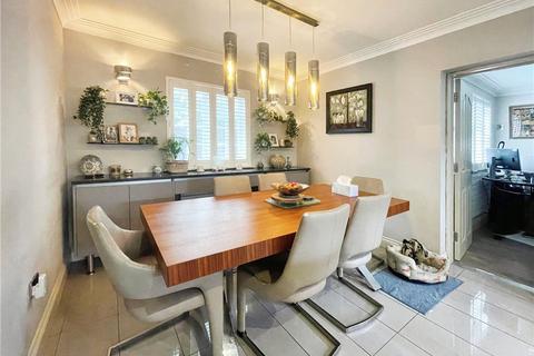 5 bedroom detached house to rent, Vicarage Road, Egham, Surrey, TW20