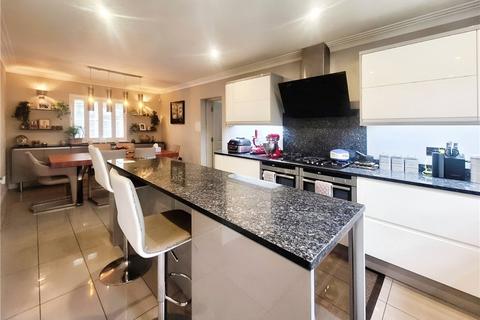 5 bedroom detached house to rent, Vicarage Road, Egham, Surrey, TW20