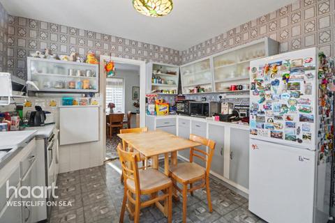 3 bedroom detached house for sale, Wyatts Drive, Southend-on-Sea