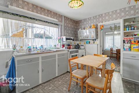 3 bedroom detached house for sale, Wyatts Drive, Southend-on-Sea