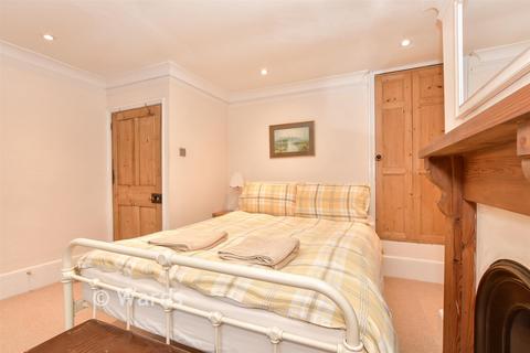 4 bedroom semi-detached house for sale, Oaten Hill, Canterbury, Kent
