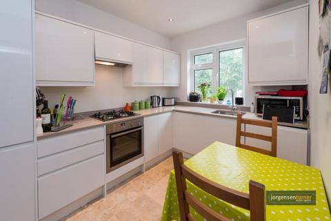 2 bedroom flat to rent, Brondesbury Villas, Queens Park