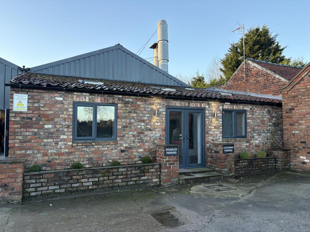 Commercial Unit to Let