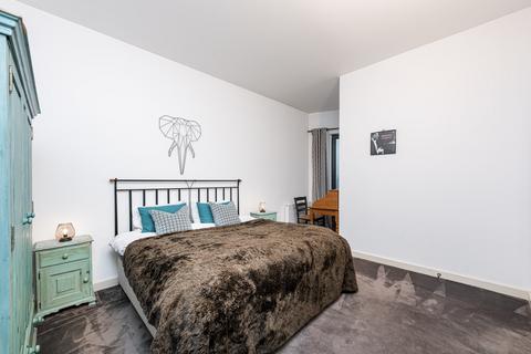 3 bedroom flat for sale, Park Hill, London SW4