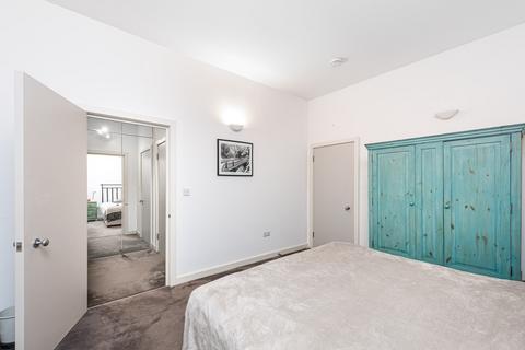 3 bedroom flat for sale, Park Hill, London SW4