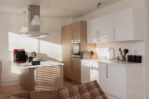 2 bedroom apartment to rent, Hooley Lane, Redhill