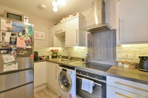 2 bedroom flat for sale, Dorset Road, Bexhill-on-Sea, TN40