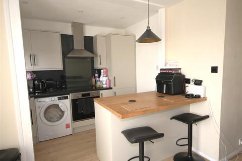 1 bedroom flat to rent, Rhodaus Close, Canterbury