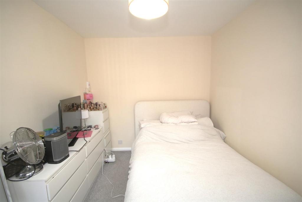 Bedroom a.JPG