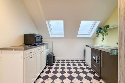 1 bedroom flat to rent, Barnet Way, London, NW7