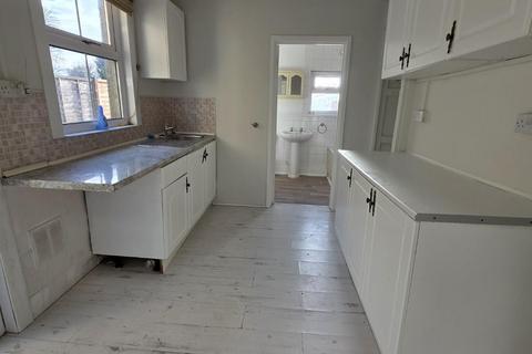 3 bedroom terraced house to rent, Penybont Road, Pencoed, Bridgend, CF35 5LE