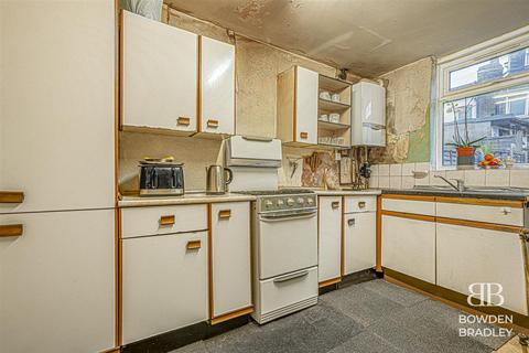 3 bedroom terraced house for sale, Studley Road, London, E7