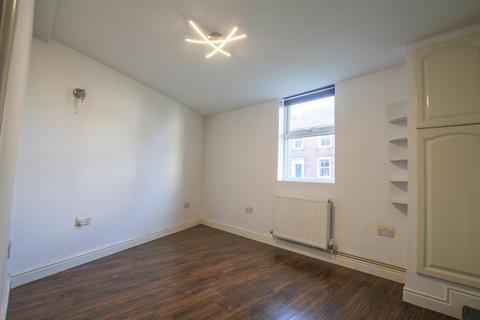 1 bedroom flat to rent, High Street, Gorleston