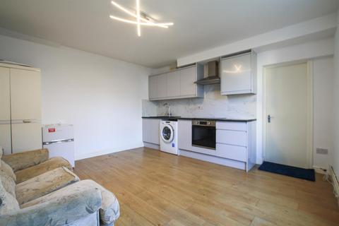 1 bedroom flat to rent, High Street, Gorleston