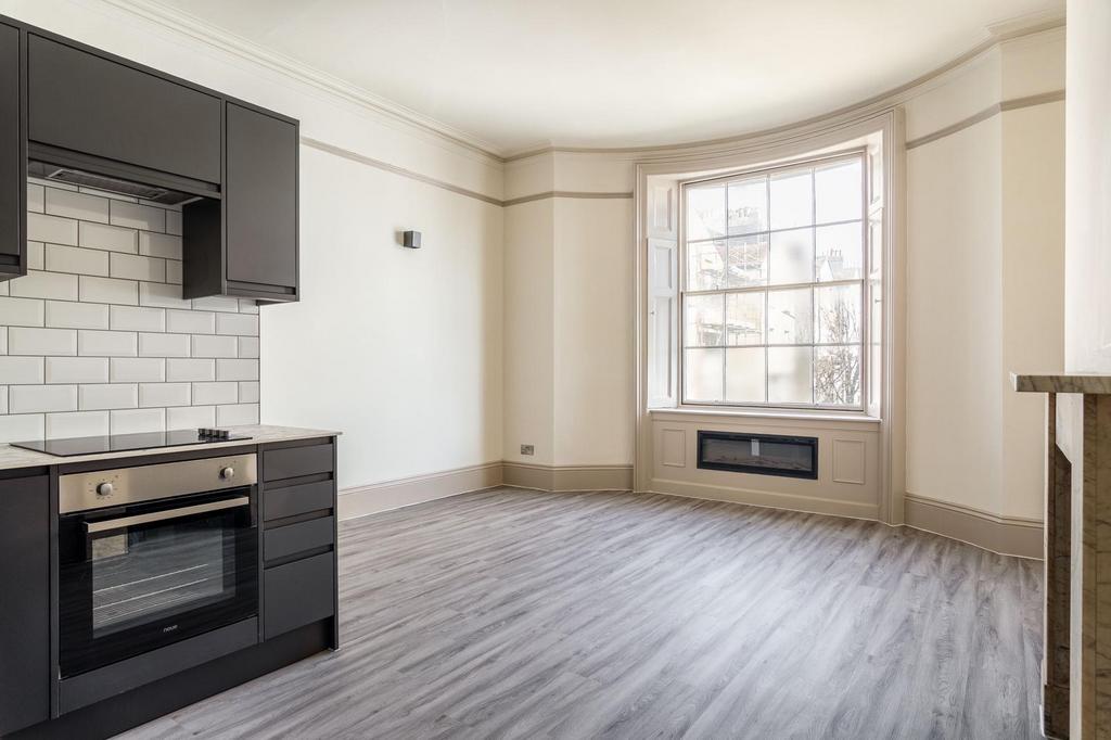 Living room 2.jpg