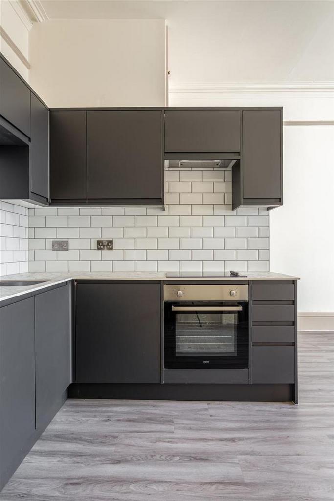 Kitchen 1.jpg