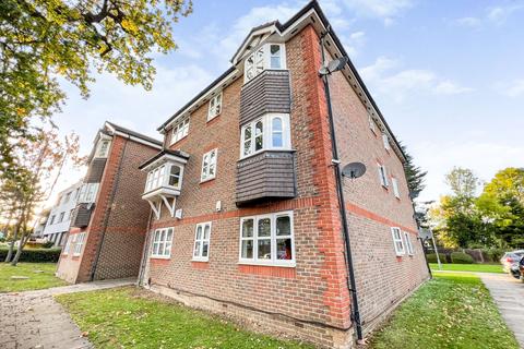 2 bedroom apartment to rent, Kenton Road, Blenheim Court, HA3