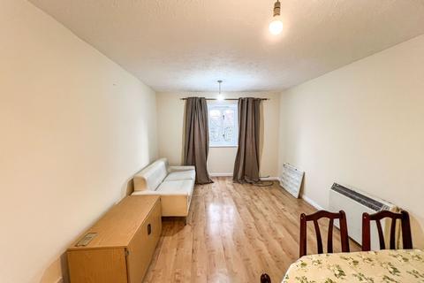 2 bedroom apartment to rent, Kenton Road, Blenheim Court, HA3