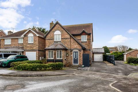 Wilton Close, Bracklesham Bay, West Sussex, PO20