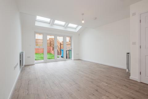 3 bedroom house to rent, at Mill Vale, 22 STREAM CLOSE, MIDDLETON M24