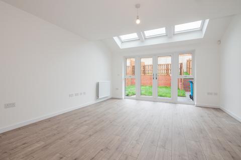 3 bedroom house to rent, at Mill Vale, 22 STREAM CLOSE, MIDDLETON M24