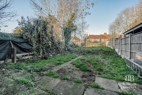 undefined, New North Road, Ilford, IG6