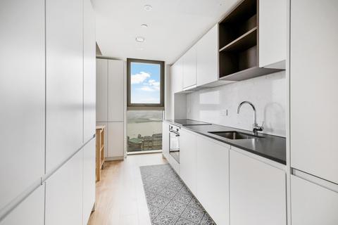 2 bedroom apartment to rent, One Thames Quay, London, E14