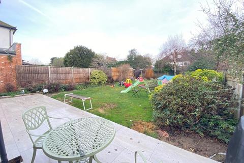 4 bedroom property to rent, Kechill Gardens, Bromley BR2